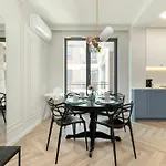 Appartement Exclusive With Parking, Air Conditioning And A Rooftop Terrace In The Centre Of By Renters Prestige