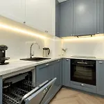 Exclusive With Parking, Air Conditioning And A Rooftop Terrace In The Centre Of By Renters Prestige *