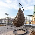 Exclusive With Parking, Air Conditioning And A Rooftop Terrace In The Centre Of By Renters Prestige *