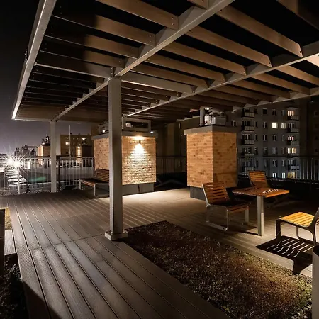 شقة Exclusive With Parking, Air Conditioning And A Rooftop Terrace In The Centre Of By Renters Prestige *