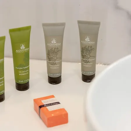 Exclusive With Parking, Air Conditioning And A Rooftop Terrace In The Centre Of By Renters Prestige *