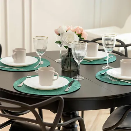 Exclusive With Parking, Air Conditioning And A Rooftop Terrace In The Centre Of By Renters Prestige