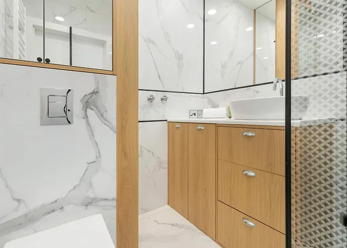 Exclusive With Parking, Air Conditioning And A Rooftop Terrace In The Centre Of By Renters Prestige * Gdańsk