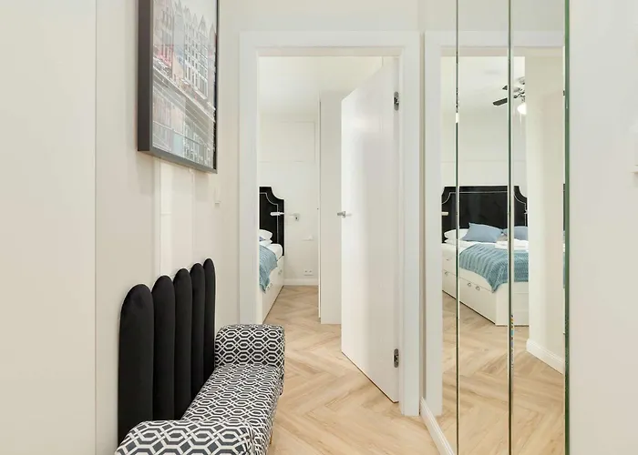 Exclusive With Parking, Air Conditioning And A Rooftop Terrace In The Centre Of By Renters Prestige * Gdańsk