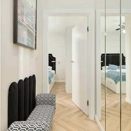 Exclusive With Parking, Air Conditioning And A Rooftop Terrace In The Centre Of By Renters Prestige * Gdańsk