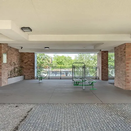 Exclusive With Parking, Air Conditioning And A Rooftop Terrace In The Centre Of By Renters Prestige アパート