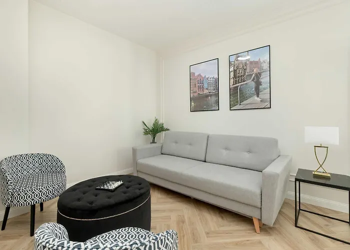 Exclusive With Parking, Air Conditioning And A Rooftop Terrace In The Centre Of By Renters Prestige